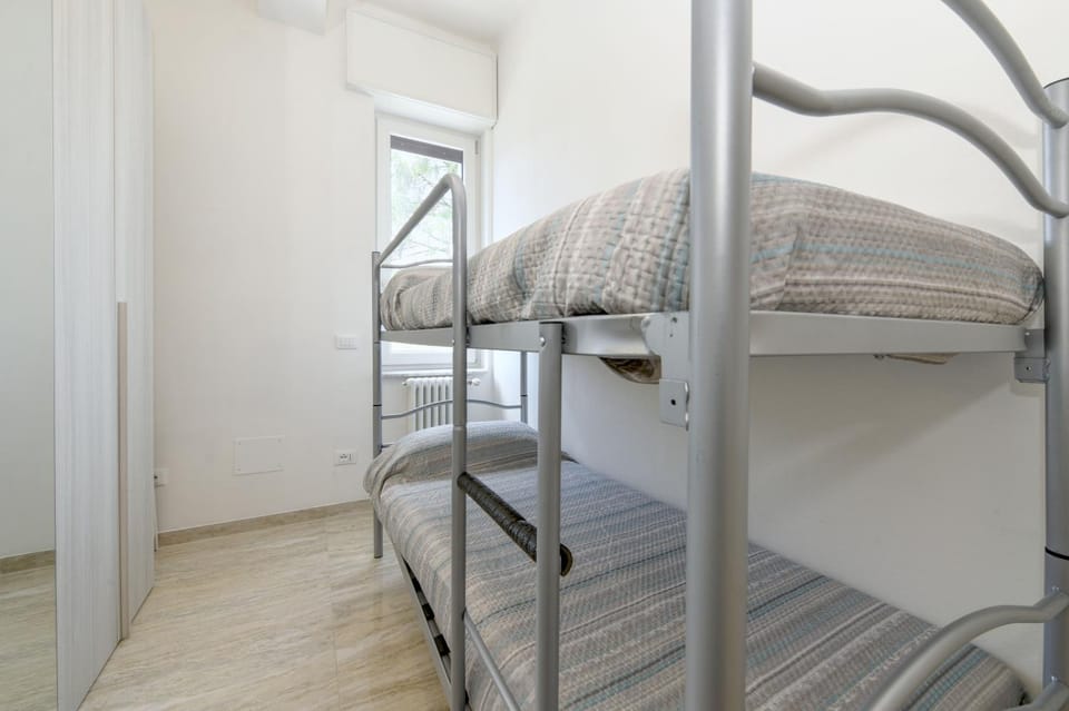 bunk bed