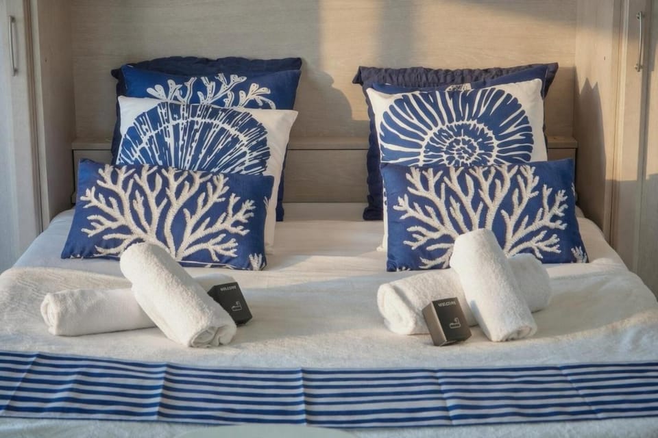 FRGK 'COPACABANA' Palm Beach Riviera Studio Terrace, Parking, AC High Speed Wi-Fi Apartment in Cannes