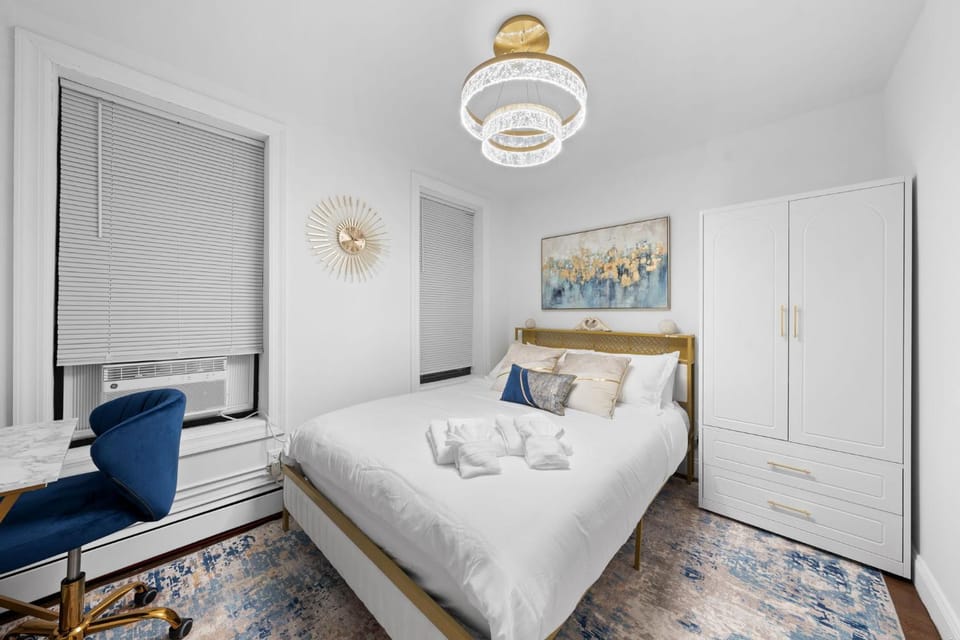 LuXE & TREnDY 2BR 1BA Heart of Lower Manhattan 30 Day Minimum Apartment in Lower Manhattan