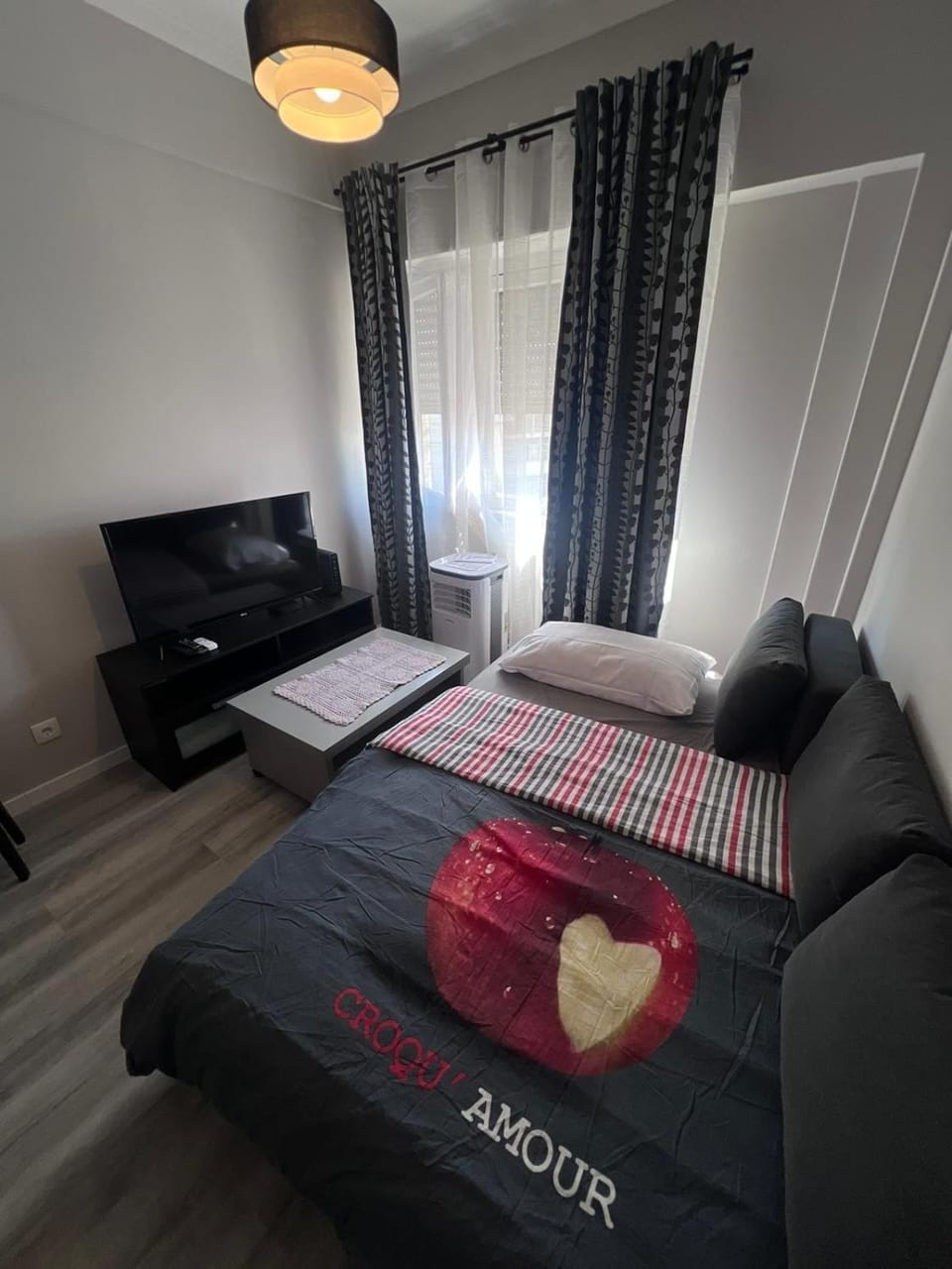 Communal lounge/ TV room, Bed, TV and multimedia