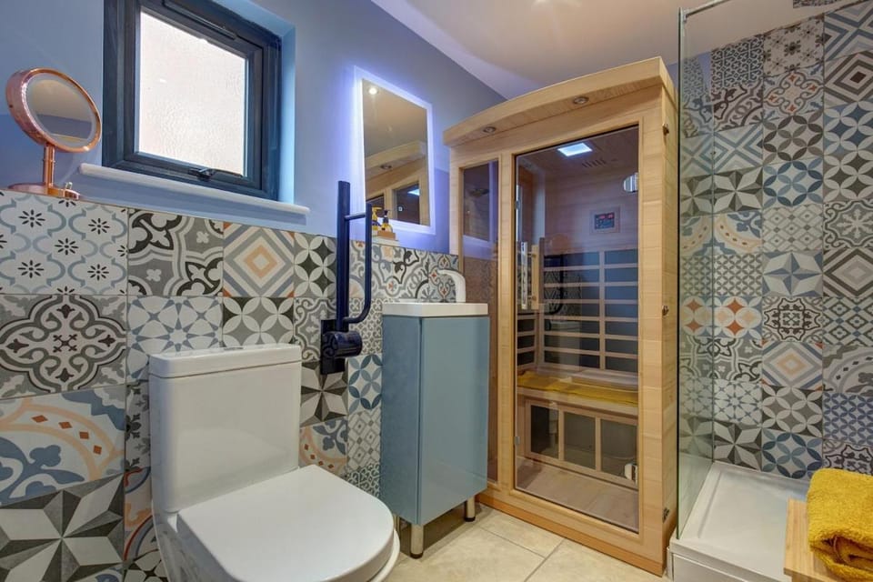 Shower, Toilet, Sauna, Bathroom