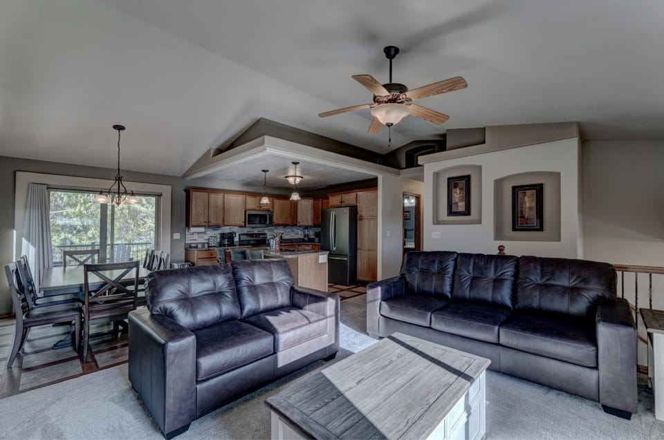 Spacious Family Home with 2 King Suites House in Rapid City