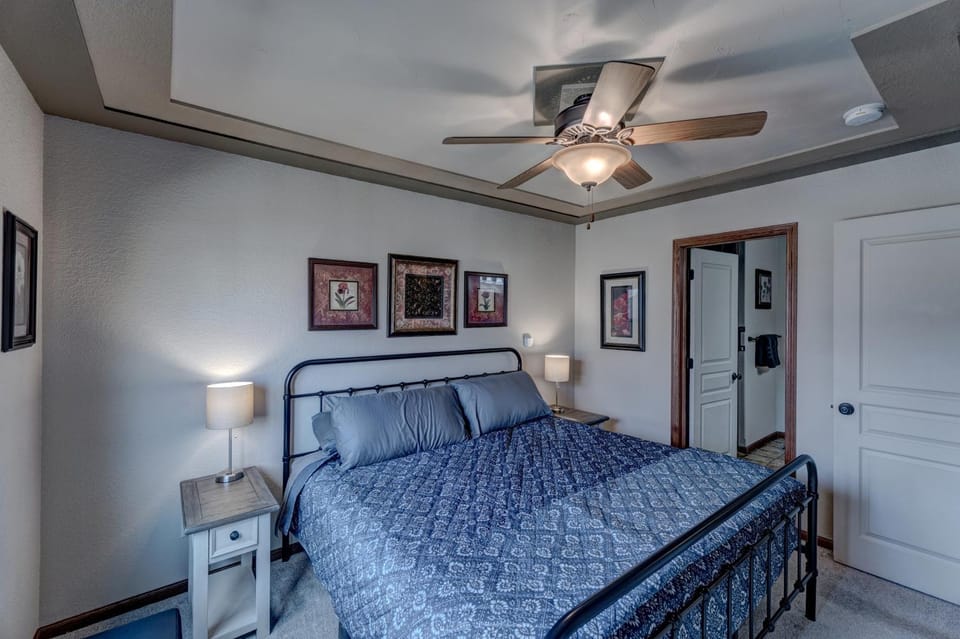 Spacious Family Home with 2 King Suites House in Rapid City