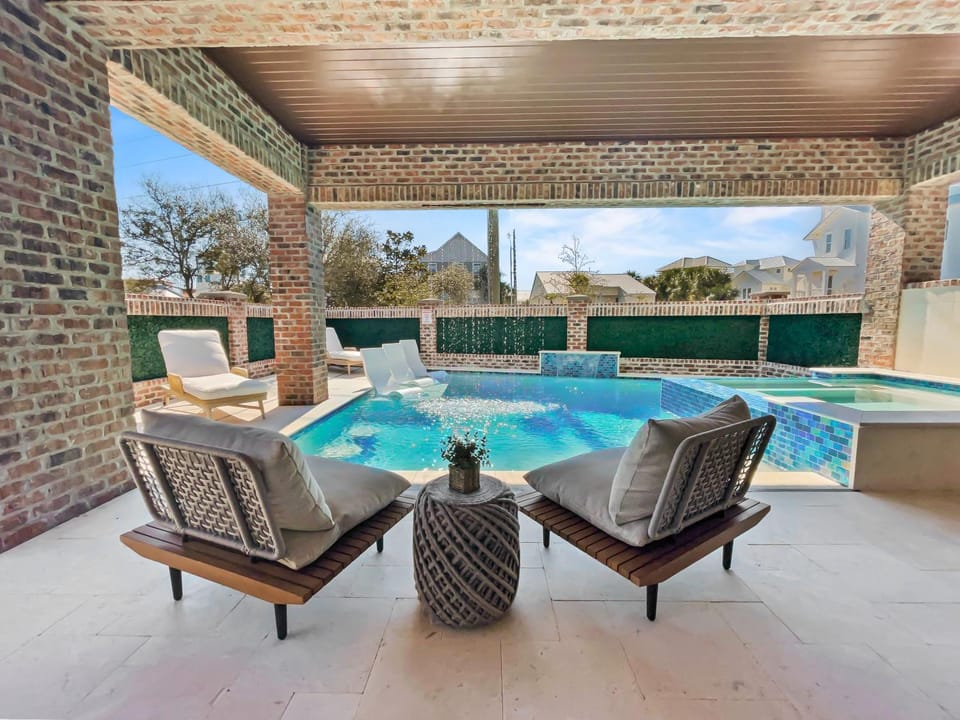 Summer Wind l Ocean Views, Steps to Beach, Private Pool and Jacuzzi, Golf Cart, Bikes, Ample Parking House in Seagrove Beach