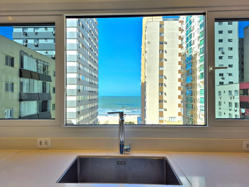 Kitchen or kitchenette, Sea view, Street view
