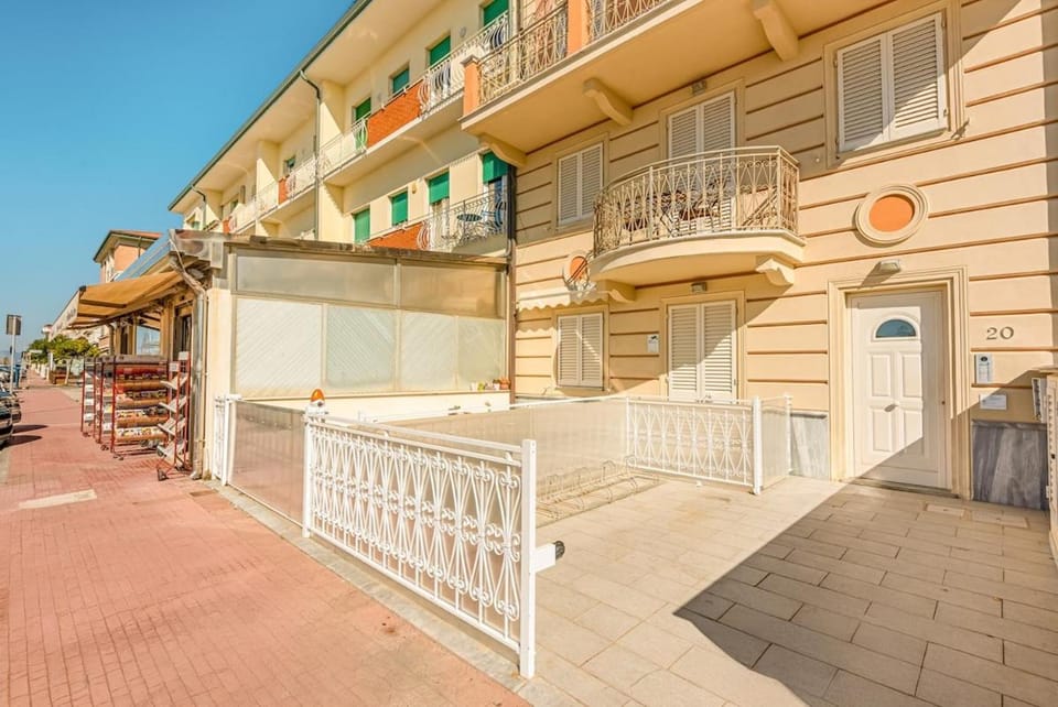 Incantevole appartamento fronte mare Apartment in Viareggio