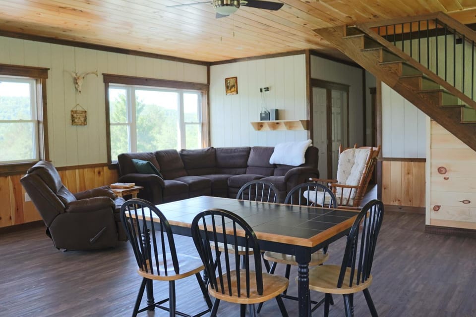 Scenic Mountain Lodge House in Pennsylvania