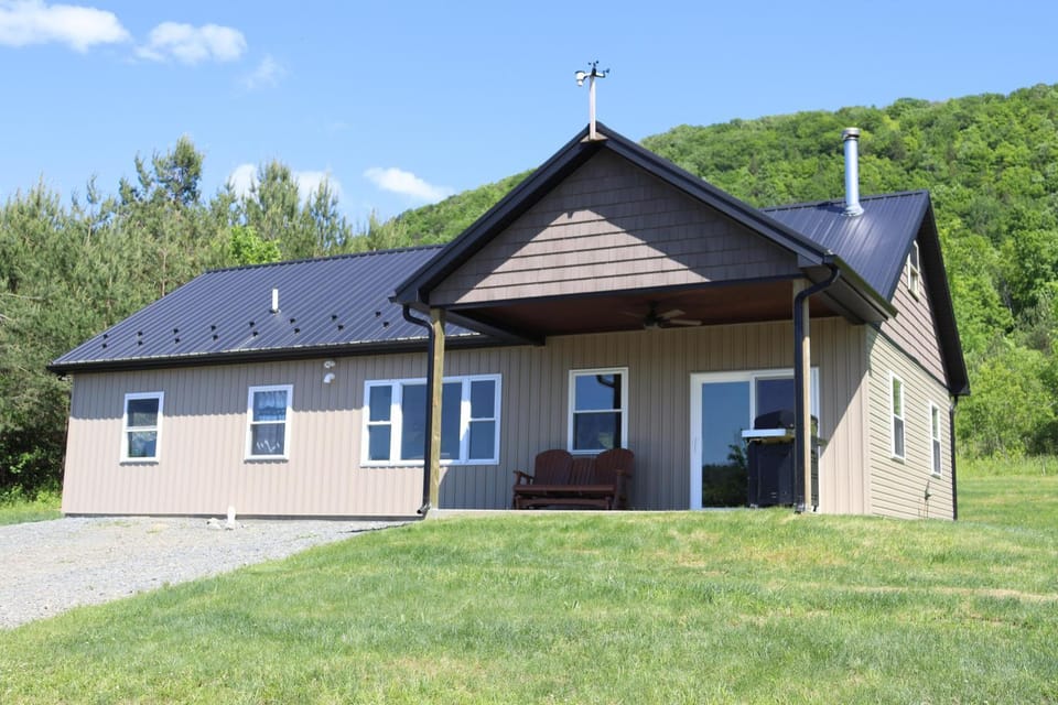 Scenic Mountain Lodge House in Pennsylvania