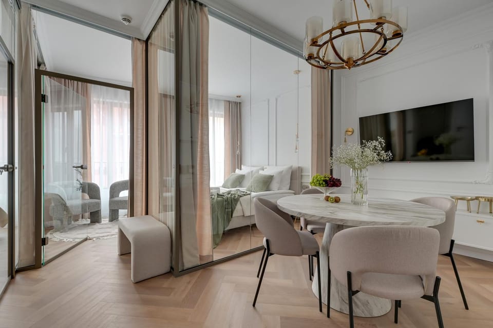 Bed, TV and multimedia, Photo of the whole room, Seating area, Dining area, Evening entertainment, Bedroom