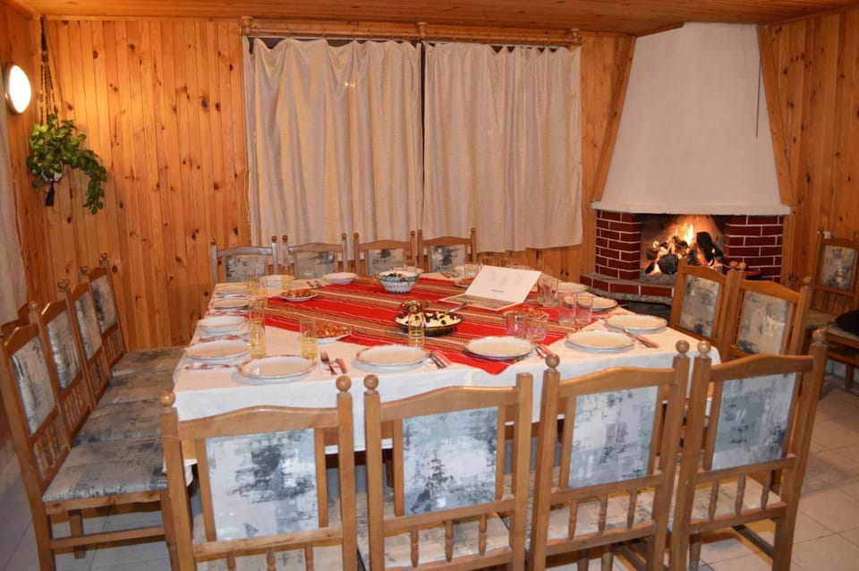 Communal lounge/ TV room, Living room, Banquet/Function facilities, Dining area, heating