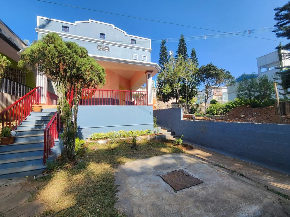 Property building, Garden, Garden view