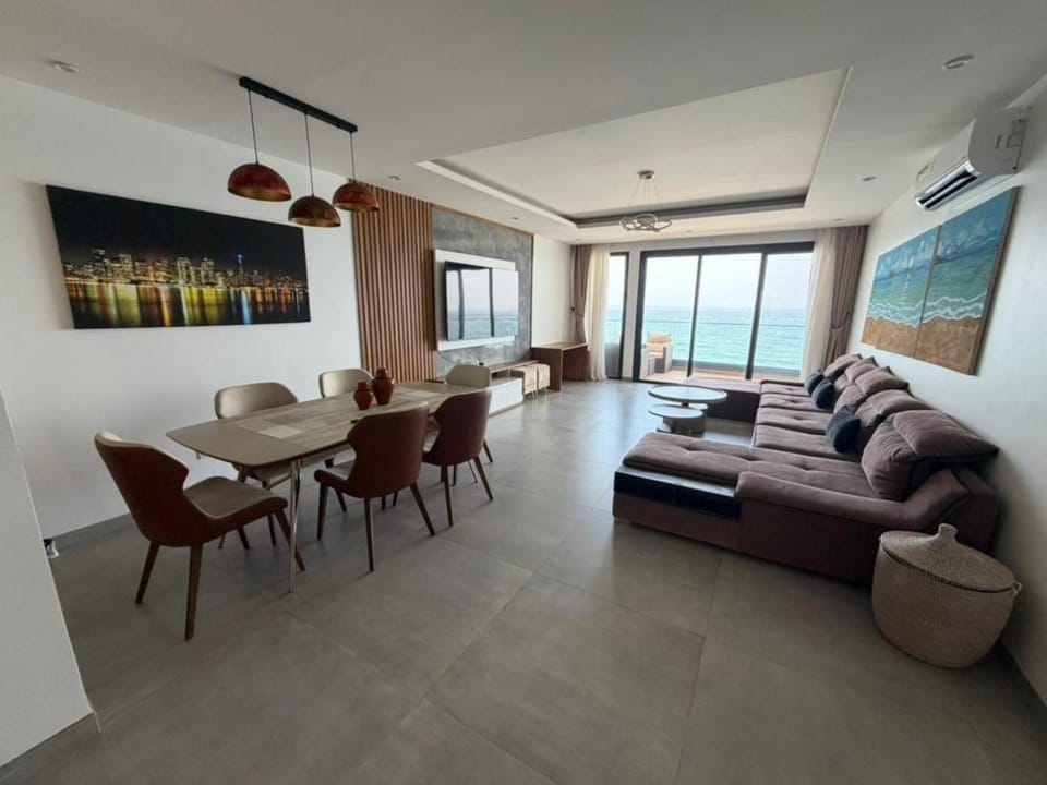 Living room, Sea view