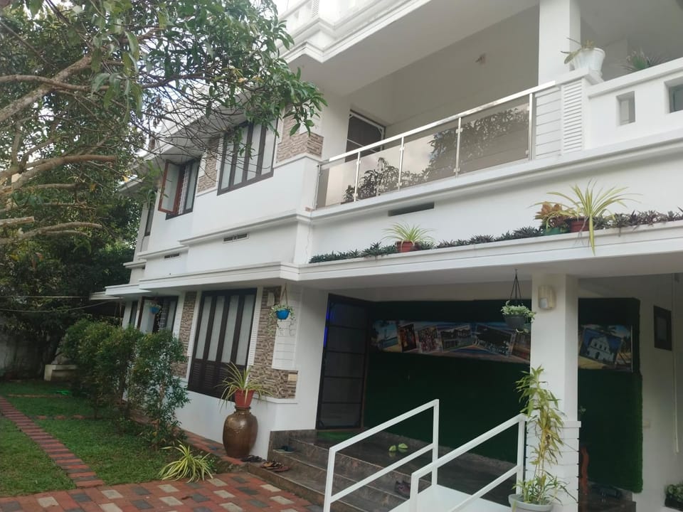 Willy's Home Stay Vacation rental in Vypin