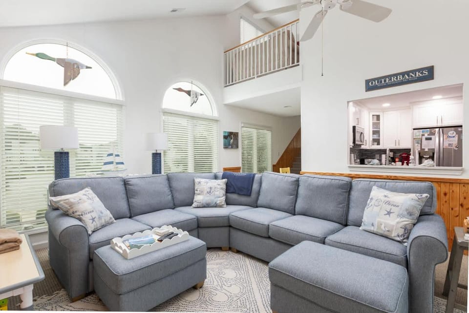 Villa in Corolla Light with Views Hot Tub & More House in Corolla