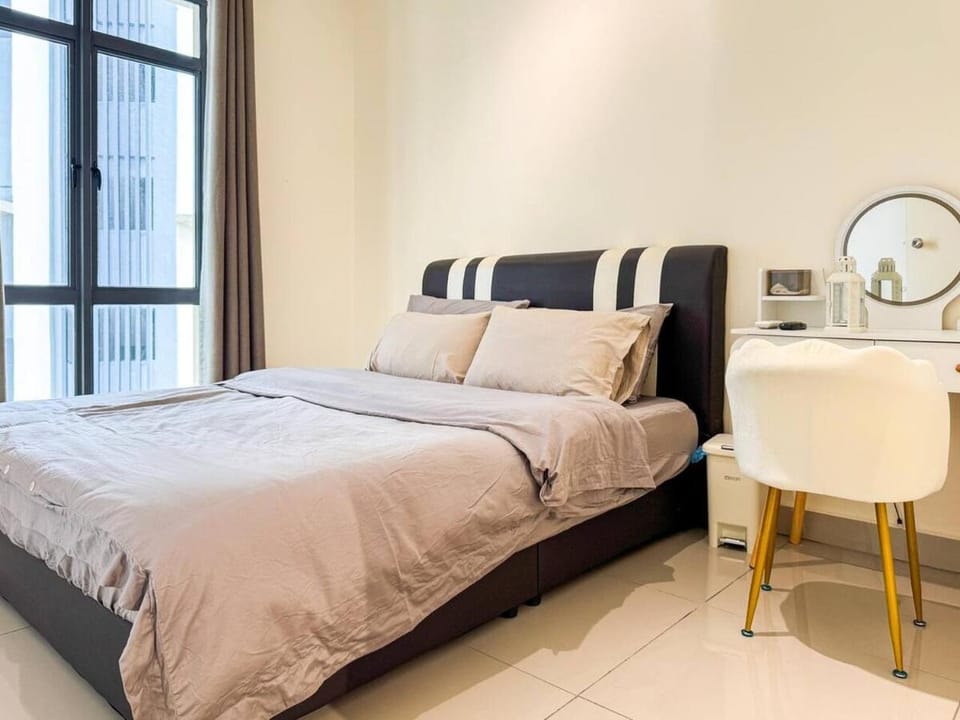 2BR2B Hozem JB2502 Mt Austin ARC Hill Apartment in Johor Bahru
