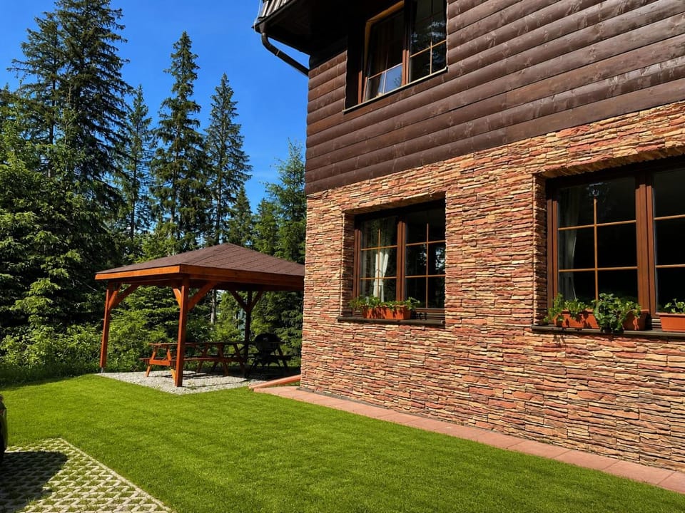 Property building, Off site, BBQ facilities