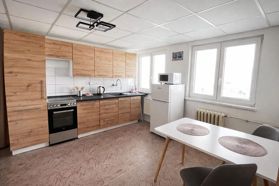 Kitchen or kitchenette, Dining area, stove, toaster