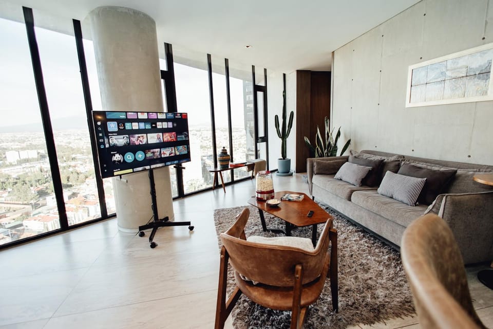 Communal lounge/ TV room, TV and multimedia, Living room, Seating area, Evening entertainment