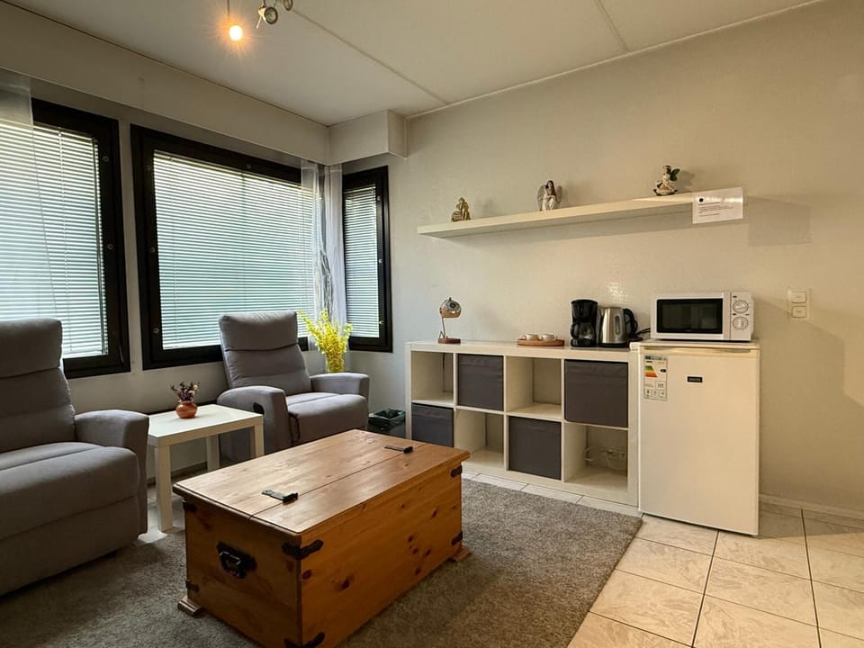Kitchen or kitchenette, Living room, Seating area, minibar