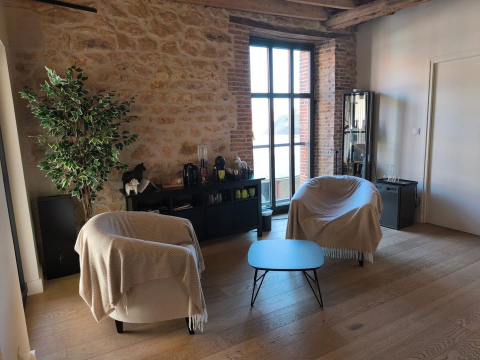 Coffee/tea facilities, Lounge or bar