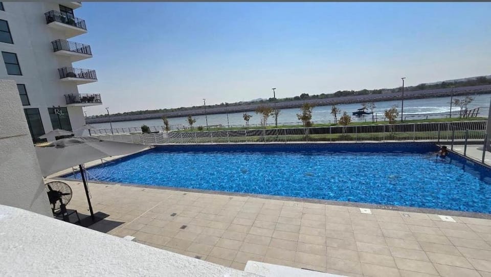 95 inch TV & Boho style apartment in Yas Island Apartment in Abu Dhabi