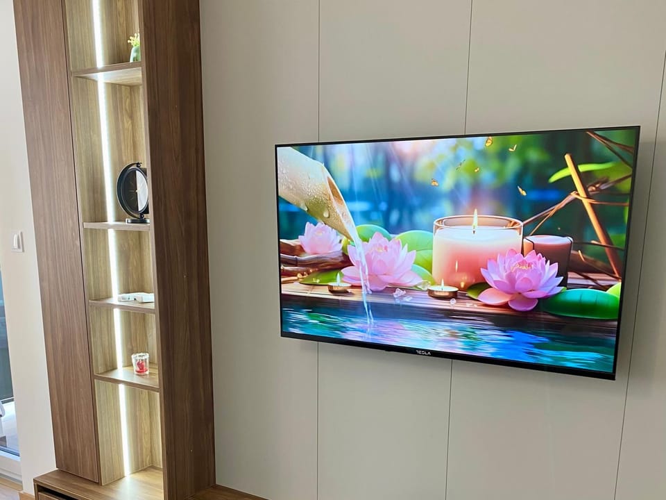 Communal lounge/ TV room, TV and multimedia, Evening entertainment