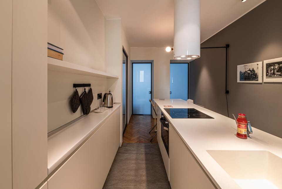 Kitchen or kitchenette, oven