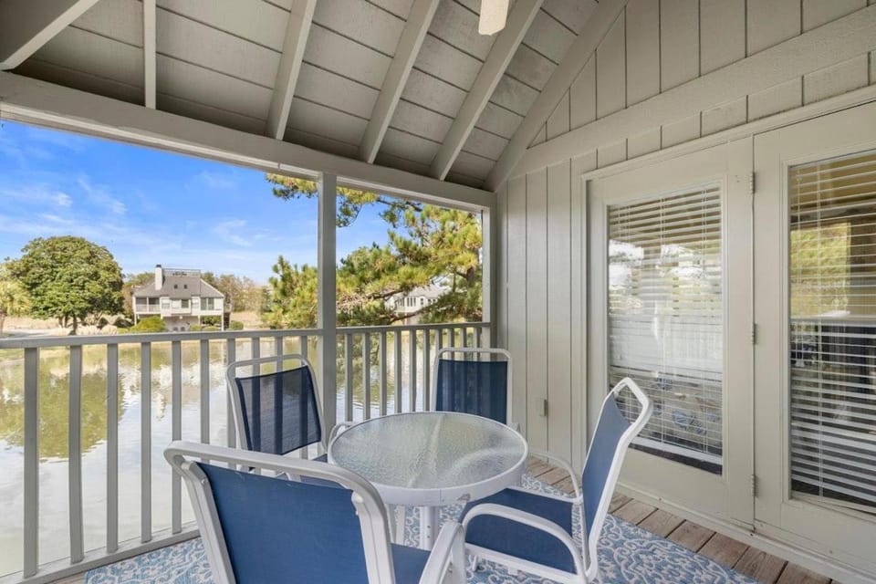 Captivating 3 Bedroom Villa Private Beach Access House in South Carolina