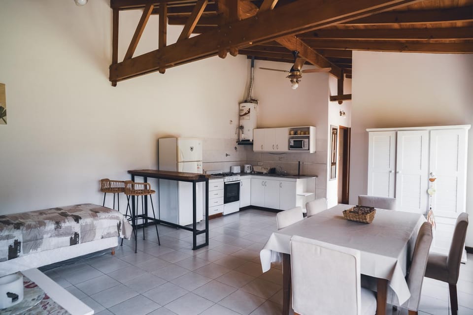 Check and Home - Chapa - 5 huéspedes con patio y parrilla Apartment in Buenos Aires Province