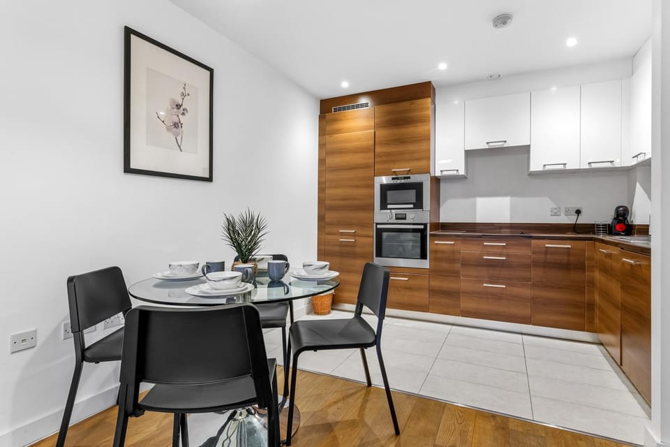 Premium Riverside Apartment Near Canary Wharf Apartment in London Borough of Lewisham