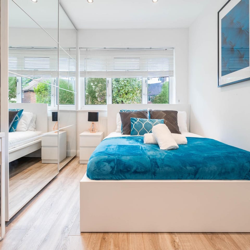 Bed, Photo of the whole room