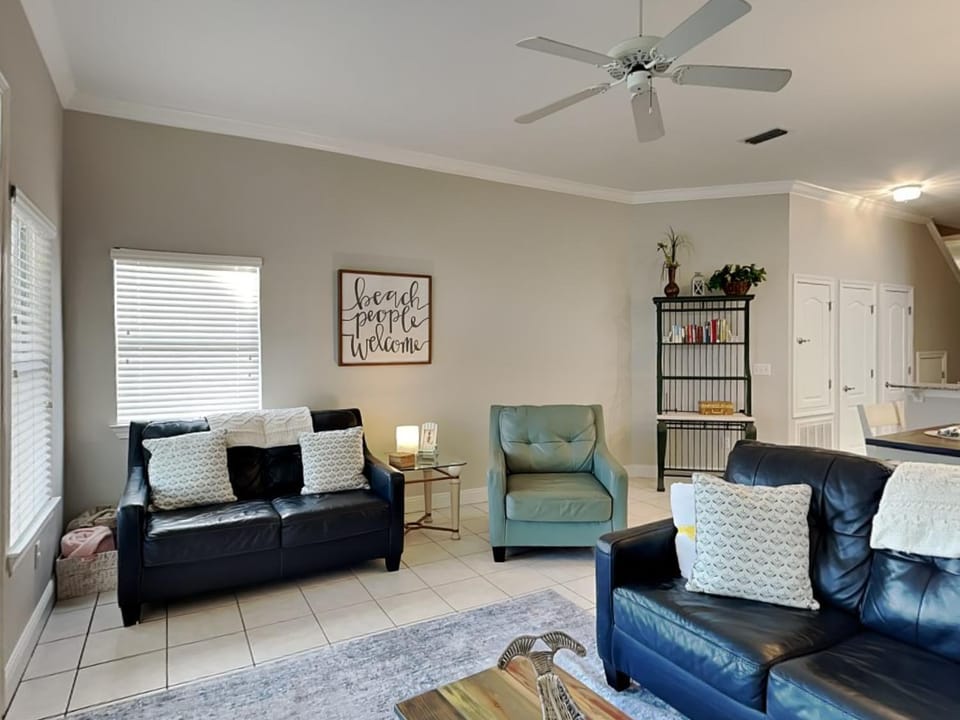 Living room, Seating area, furniture