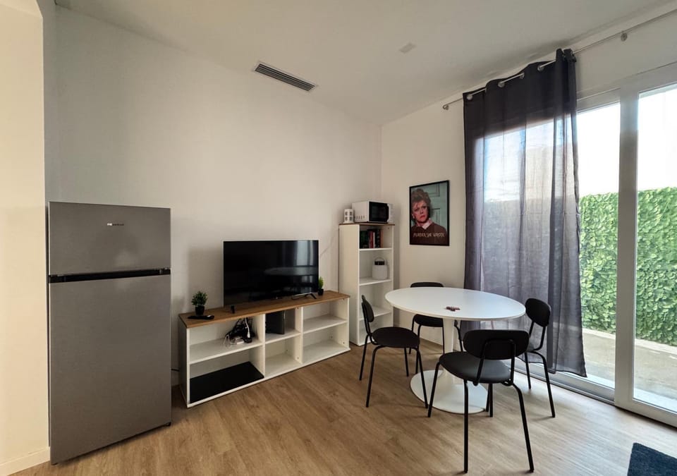 TV and multimedia, Living room, Dining area