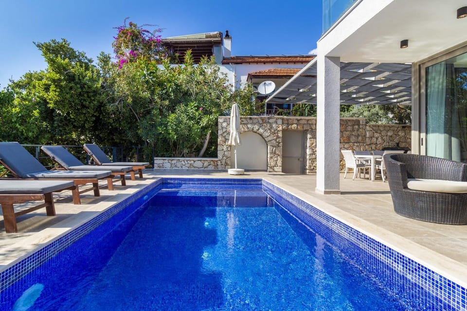 Patio, Day, Pool view, Swimming pool, sunbed
