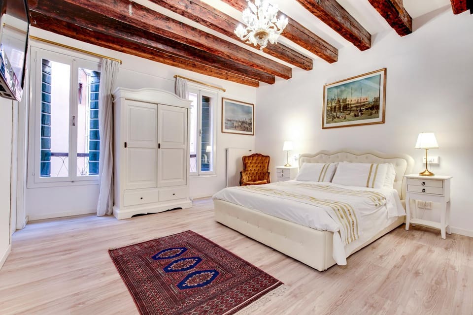 Ca' Invidia Apartment in San Marco