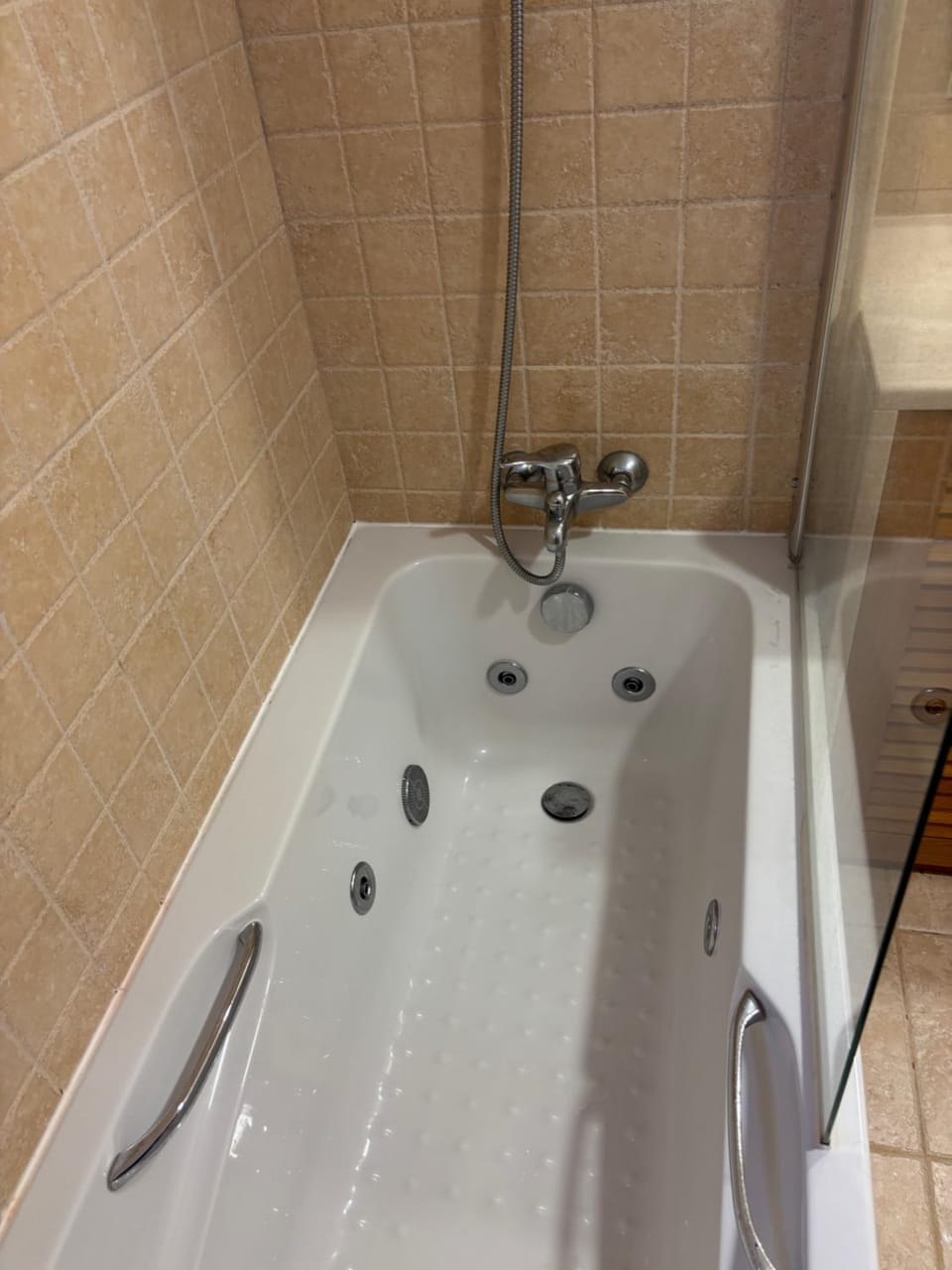 Hot Tub, Bathroom