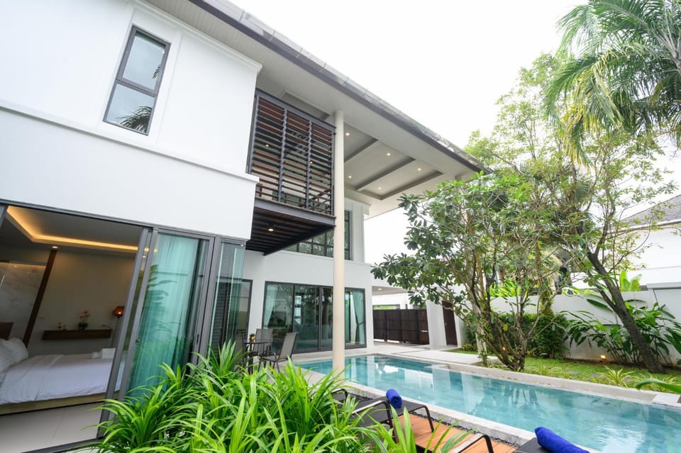 Property building, Swimming pool