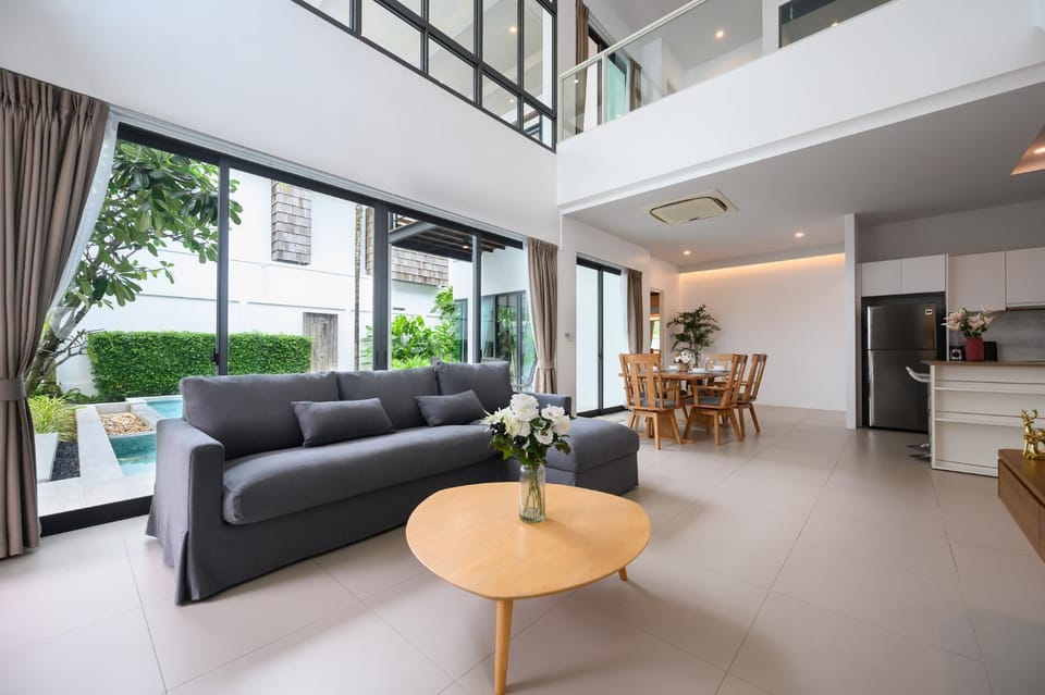 Living room, Seating area