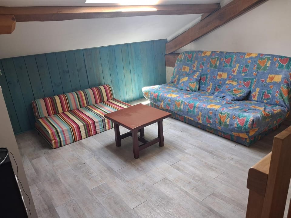 Hebergement calme et verdoyant Apartment in Auvergne-Rhône-Alpes