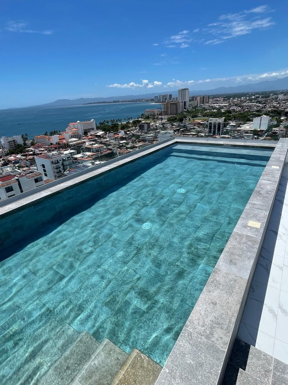 City view, Sea view, Swimming pool