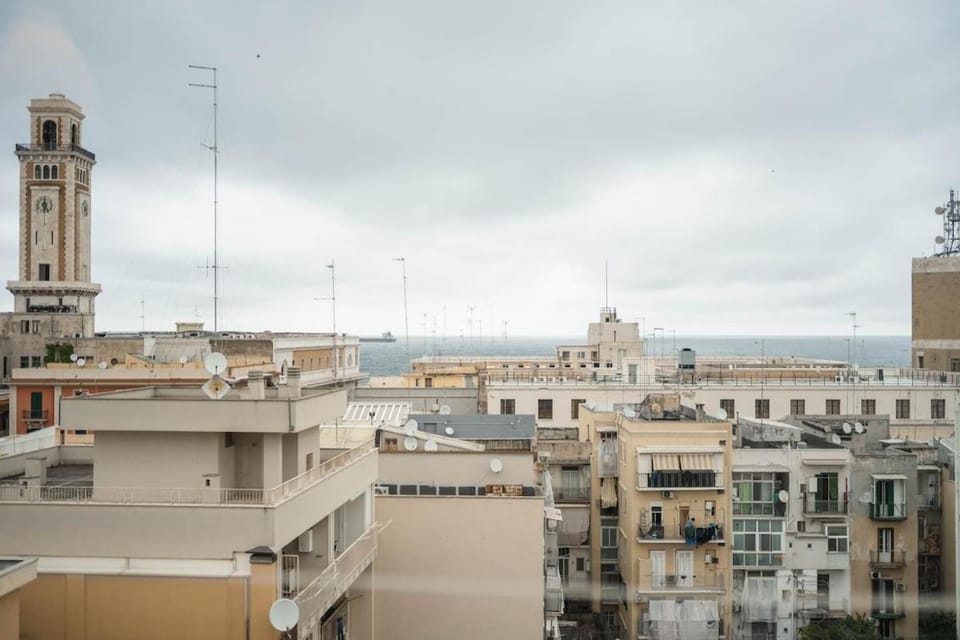 Attico Centrale Romano Sea View Apartment in Bari