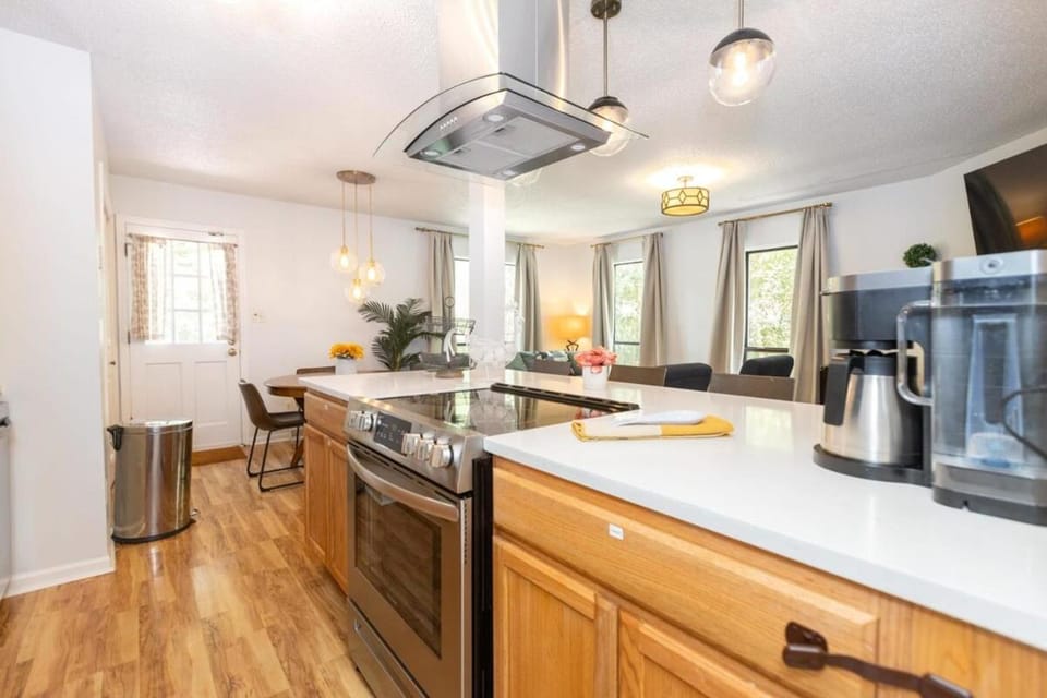 Cozy Single-Story near Pineville Hospital, games House in Pineville