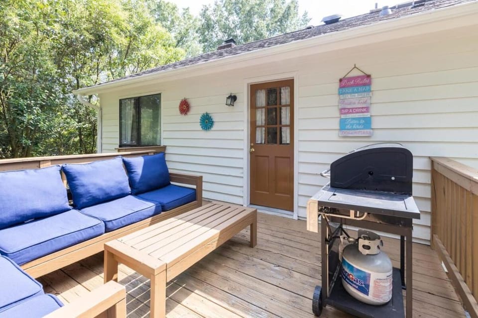 Cozy Single-Story near Pineville Hospital, games House in Pineville