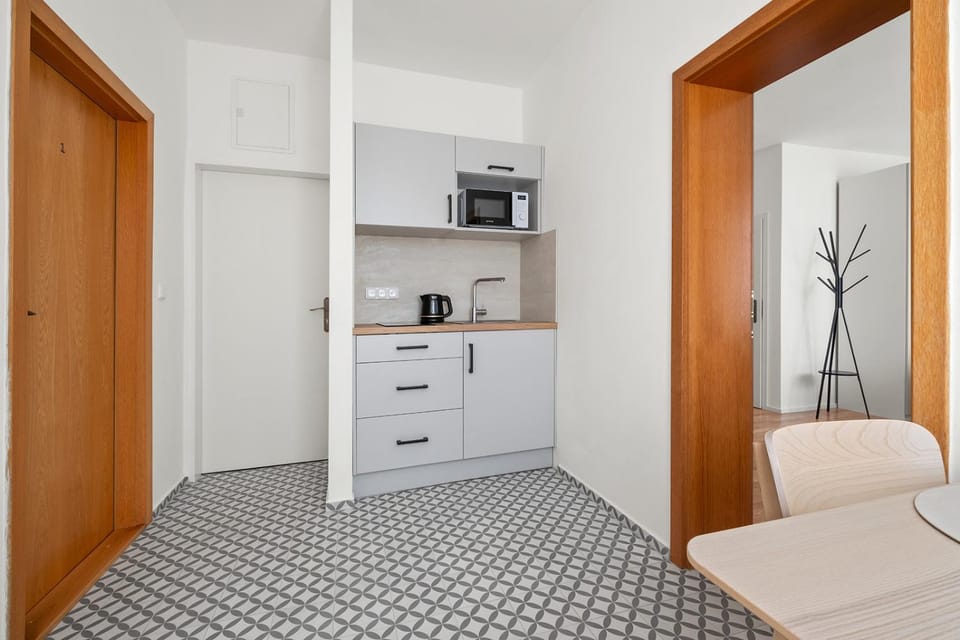 Coffee/tea facilities, Kitchen or kitchenette, Kitchen or kitchenette, stove
