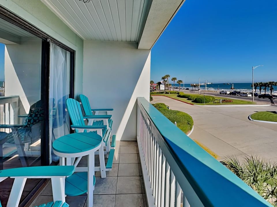 Casa del Mar by Ryson Vacation Rentals Apartment in Galveston Island