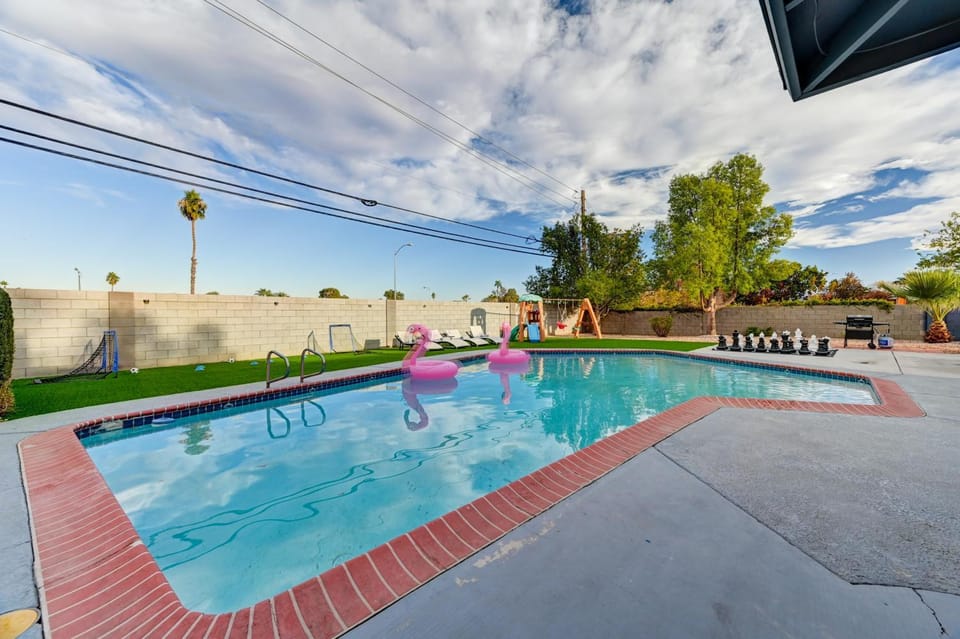 Garden, Swimming pool