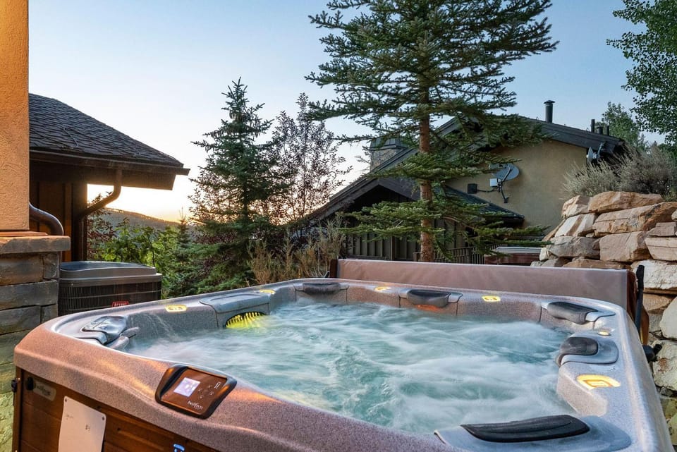 6537 Lookout Drive @ Deer Valley House in Park City