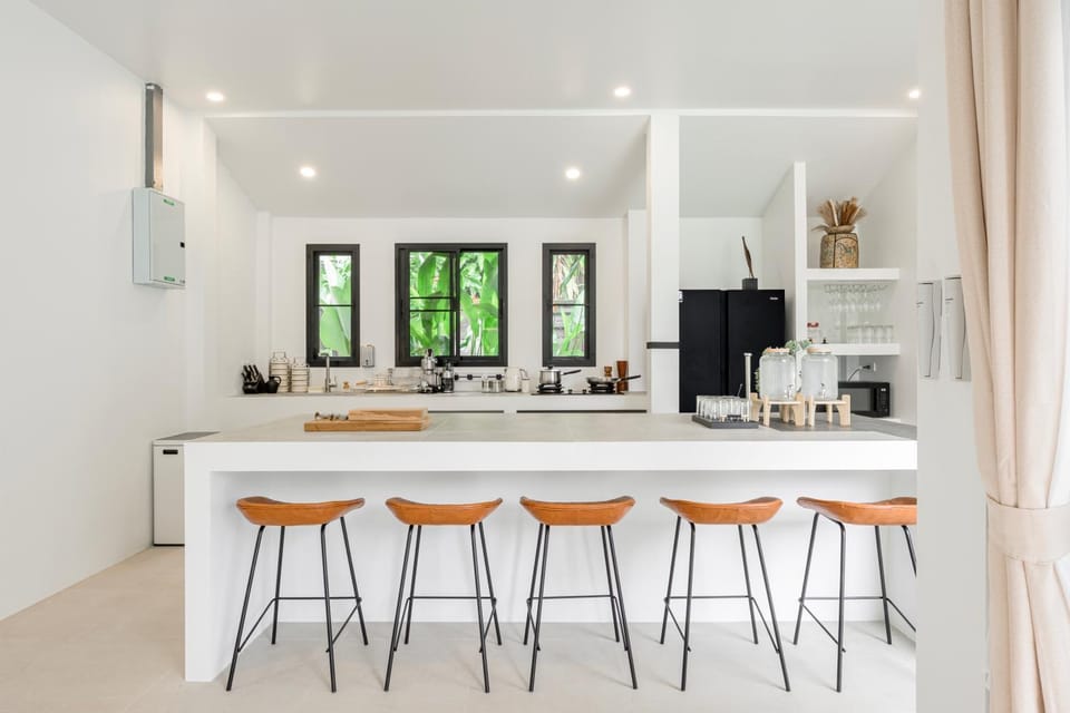 Dining area, kitchen