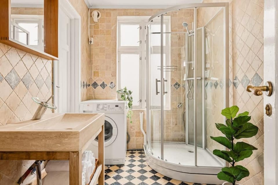 Shower, Toilet, Bathroom, washing machine