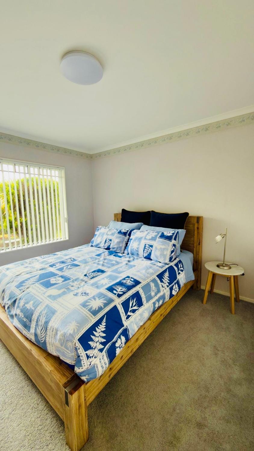 Family friendly Home with views of Manukau and Auckland city House in Auckland